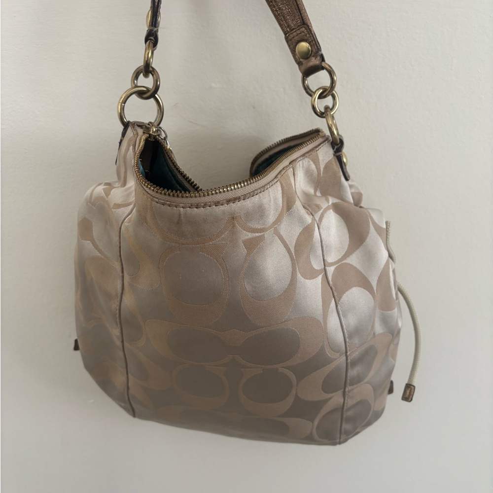 Coach Poppy drawstring Signature Beige and Tan Shoulder Bag - Picture 5 of 17